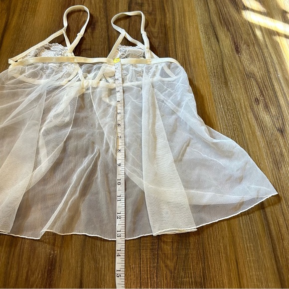 Fredrick’s of Hollywood Sheer white lingerie top size medium - Picture 5 of 6